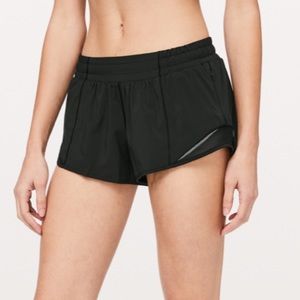 Black Lululemon Hotty Hot (4inch) short
